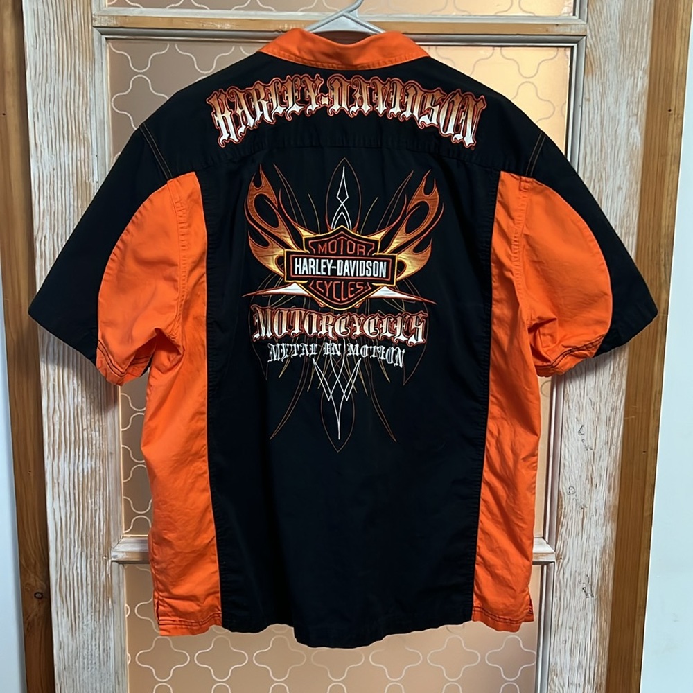 Harley-Davidson shirt!